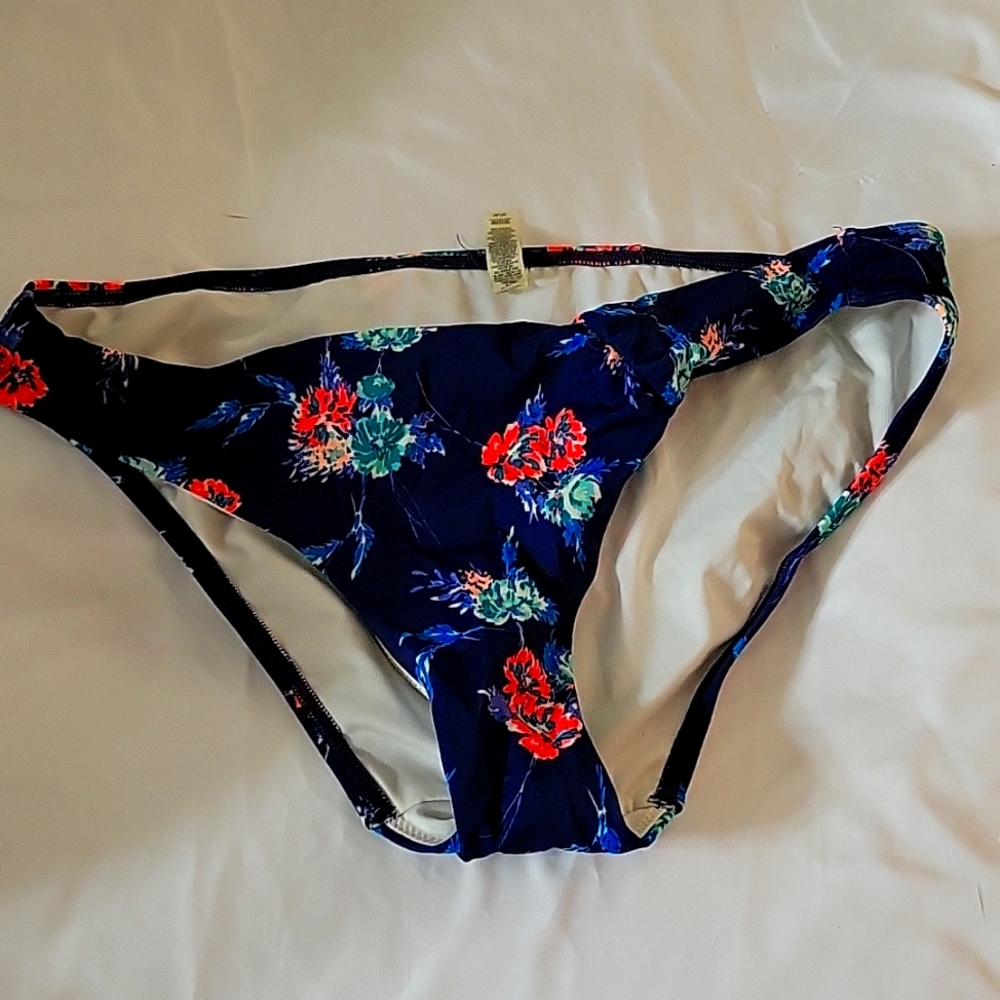 Victoria's Secret bikini bottom size medium